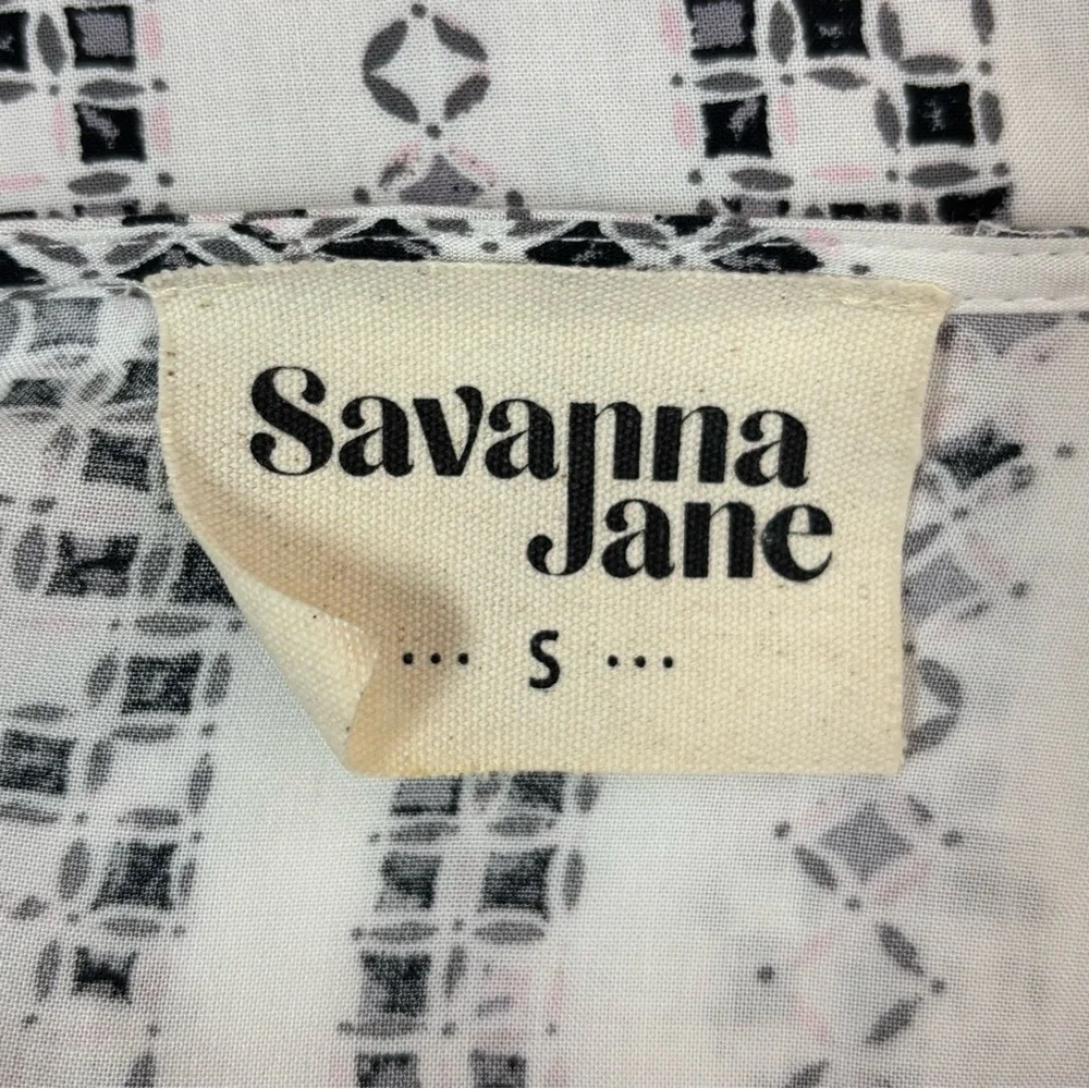 Savanna Jane Floral Embroidered Bell Sleeve Boho Split Neck Top Size Small - Picture 7 of 9